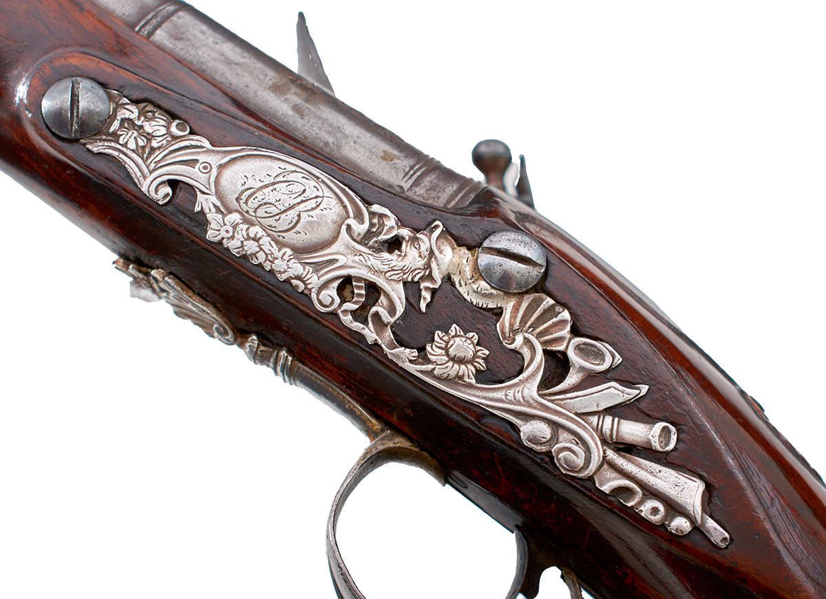 AntonyCribbLtd's tweet photo. More lots for the Summer Fine Arms & Armour auction now on the preview page at https://t.co/oK91seNLFX to include these #flintlockpistol #bayonetpistol #queenannepistol #barbar #holsterpistol #turvey #powderflask #gunner #armsandarmour #armsandarmor #historylovers https://t.co/Cat8fd7jvM