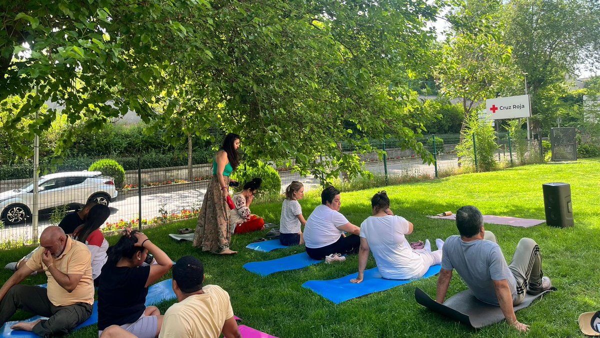 El pasado martes, en Cruz Roja Pozuelo tuvimos una sesión de respiración consciente con las personas participantes del proyecto de Inmigrantes y Bienestar, en colaboración con el área de Salud. 
#CruzRojaPozuelo #Bienestar #RespiraciónConsciente #Voluntariado #SaludEmocional