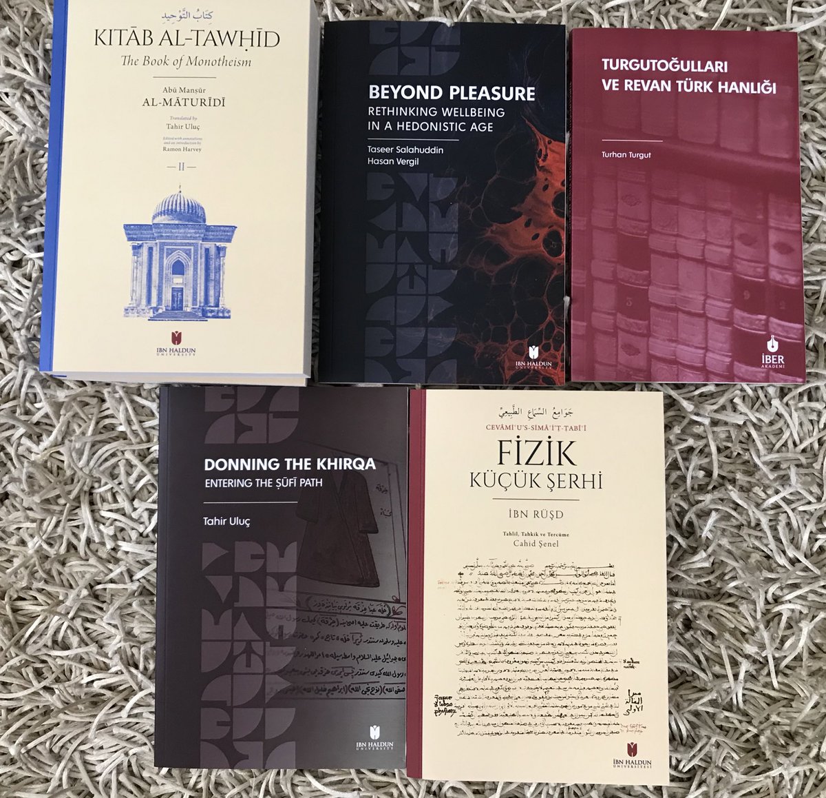 Dursun Çiçek (@dursun_cicek_dc) on Twitter photo İbn Haldun Üniversitesi yayınlarından önemli metinler… Teşekkür ederim <a href="/ihuyayin/">İbn Haldun Üniversitesi Yayınları</a> ve <a href="/KitabiCihangir/">Savaş Cihangir TALİ</a> İbn Haldun Üniversitesi yayınlarından önemli metinler… Teşekkür ederim <a href="/ihuyayin/">İbn Haldun Üniversitesi Yayınları</a> ve <a href="/KitabiCihangir/">Savaş Cihangir TALİ</a>