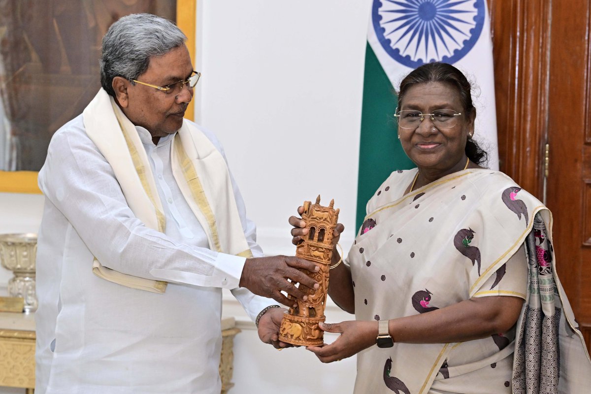President of India (@rashtrapatibhvn) on Twitter photo Chief Minister of Karnataka, Shri Siddaramaiah called on President Droupadi Murmu at Rashtrapati Bhavan. Chief Minister of Karnataka, Shri Siddaramaiah called on President Droupadi Murmu at Rashtrapati Bhavan.