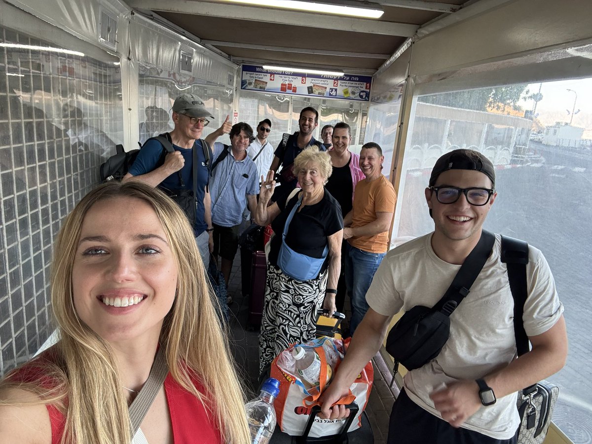 Helped 155 people from Austria and befriended states leave #Israel over the weekend. Relieved that all of them arrived to Vienna safe and sound 🙏

#TeamBMEIA #WeltweitFürSieDa