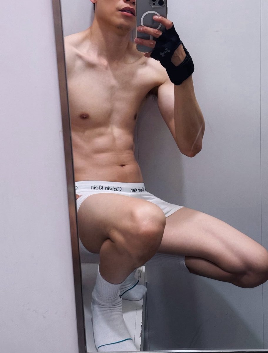 Meanwhile at SM’s fitting room….