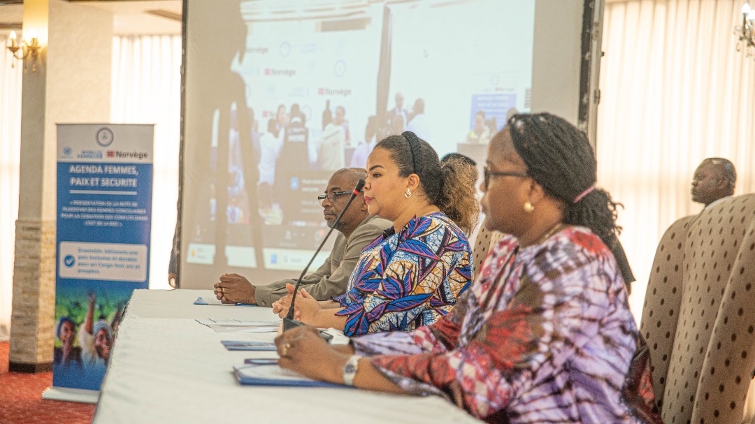synergie_FPS's tweet photo. Avec l’appui de la MONUSCO , d’ONU Femmes et du gouvernement norvégien, la Synergie des Femmes pour la Paix et la Sécurité a organisé une cérémonie marquante de présentation de la note de plaidoyer des femmes congolaisessur la situation actuelle du pays.
1/3 https://t.co/79Oa0tCWXn