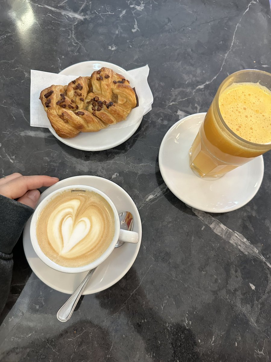 Laurastacksats's tweet image. A doctor at the last Bitcoin conference said I shouldn’t have one croissant for breakfast so today I had two. Just to be safe. GM ❤️