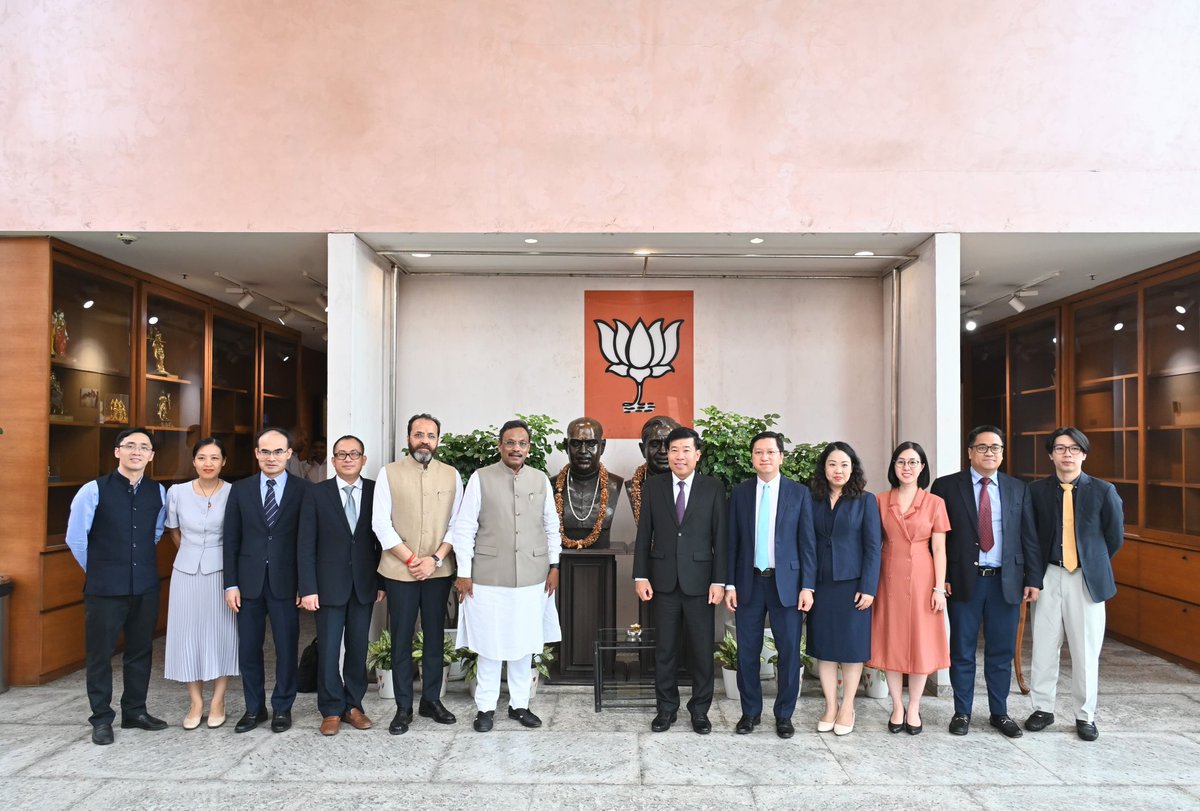 Had a productive meeting with the Vietnamese delegation led by H.E. Nguyen Manh Cuong at BJP HQ along with Ashwin Johar where we discussed BJP’s ideology of Integral Humanism and the recent membership drive that was carried out under the leadership of Hon. National President Shri
