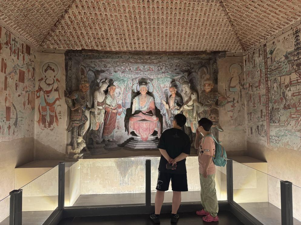 DunhuangAcademy's tweet image. 🏛️ Experience the captivating “From Dunhuang to Dazu” exhibition at the #Chongqing China Three Gorges Museum. Showcasing over 200 rare artifacts, including two national treasures, this exhibition unveils the evolution of Chinese grotto art through relics, cave replicas, and…