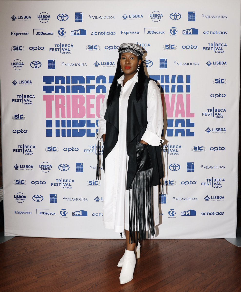 StephanieLinus's tweet image. When you’re standing next to #lengend @ChazzPalminteri and you can’t decide if it’s the mob boss, the storyteller, or the ultimate Bronx icon 😎
Tribeca x Lisbon event .
#BronxTaleVibes #ChazzPalminteri #TribecaMoments #StephanieAtTribeca #MobBossEnergy #filmfestfun