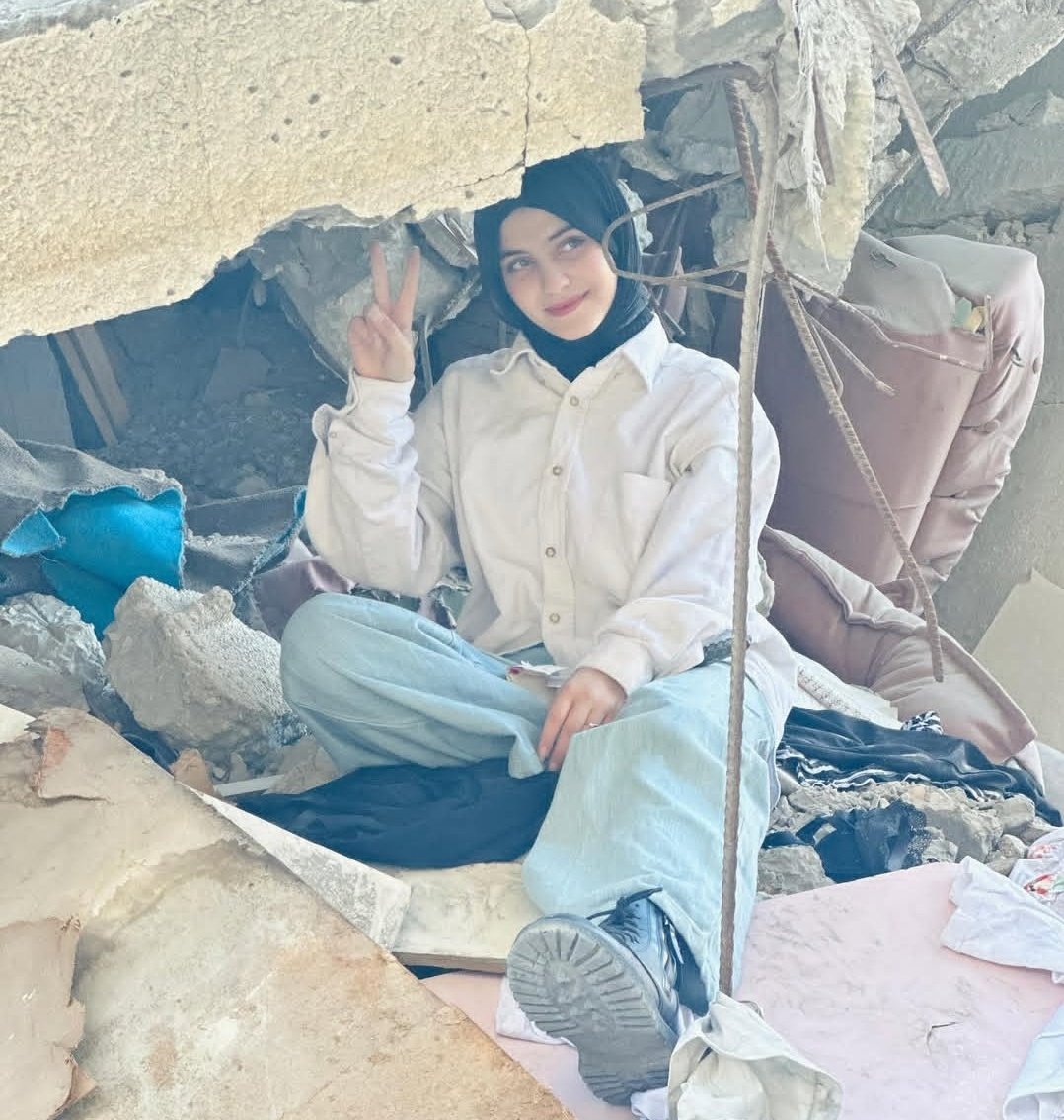 Don't stay silent, don't ignore what's happening to us. We want to stay alive.💔
If you are interested in us, reply with your country's flag. 🍉🇵🇸