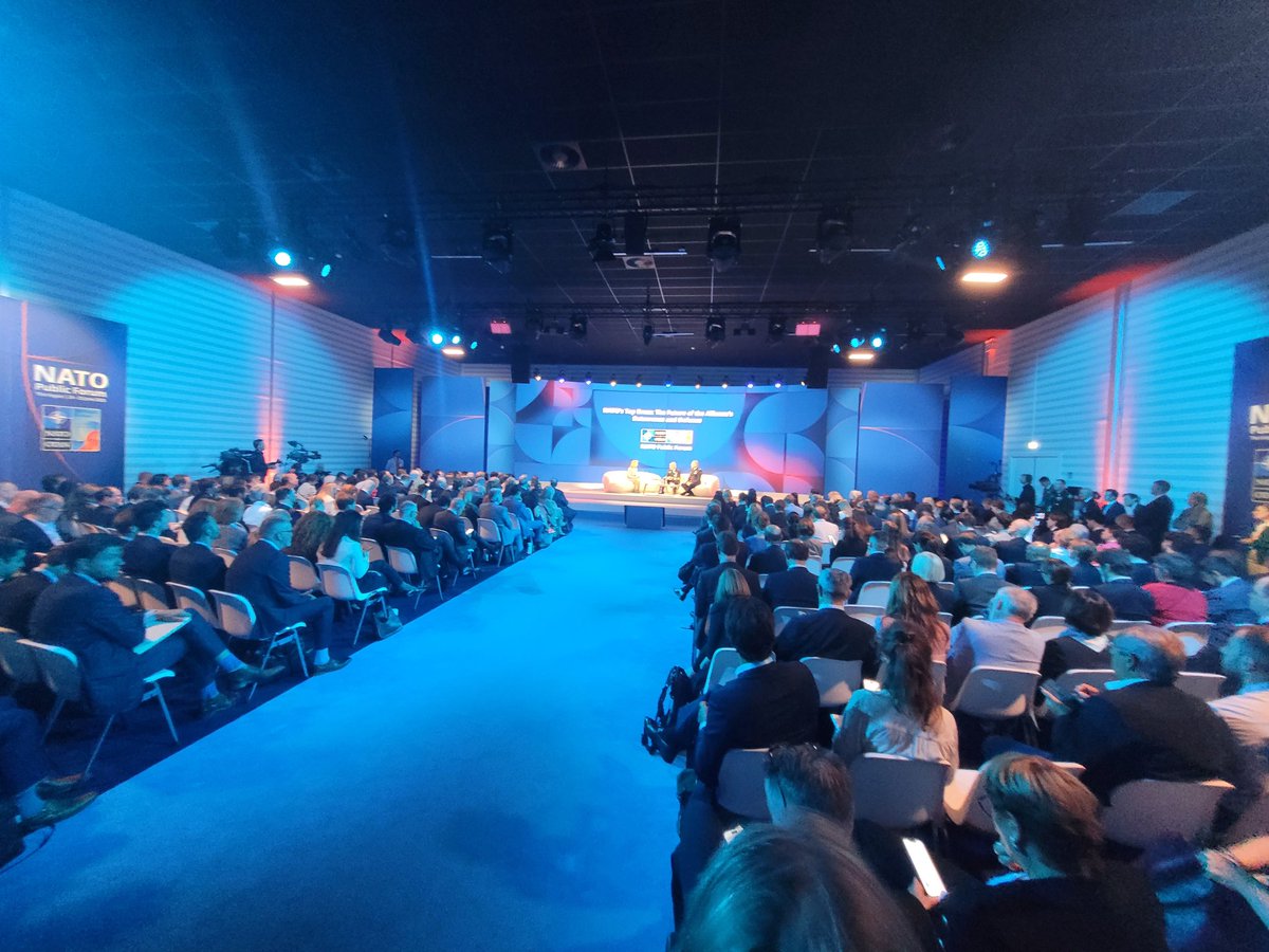 Thrilled to kick off my participation to the #NATOSummit2025 with the #NATOPublicForum in #TheHague 🇳🇱 in company of <a href="/terischultz/">Teri Schultz</a>
and my friend Pierre, <a href="/NATO_ACT/">NATO ACT</a>.

Open dialogue, strong partnerships, and shared values are the backbone of our Alliance. Looking forward to engaging