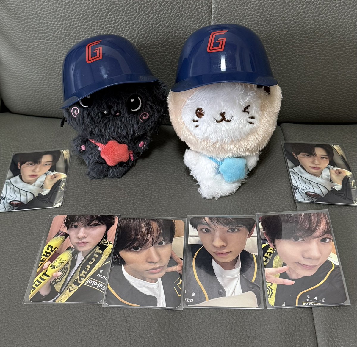 야구보러갈라구 이거 다 모았는데 우취엔딩🌧️ 
원정까지 왔는데,,,, 어,, 울면 그만이야,,,