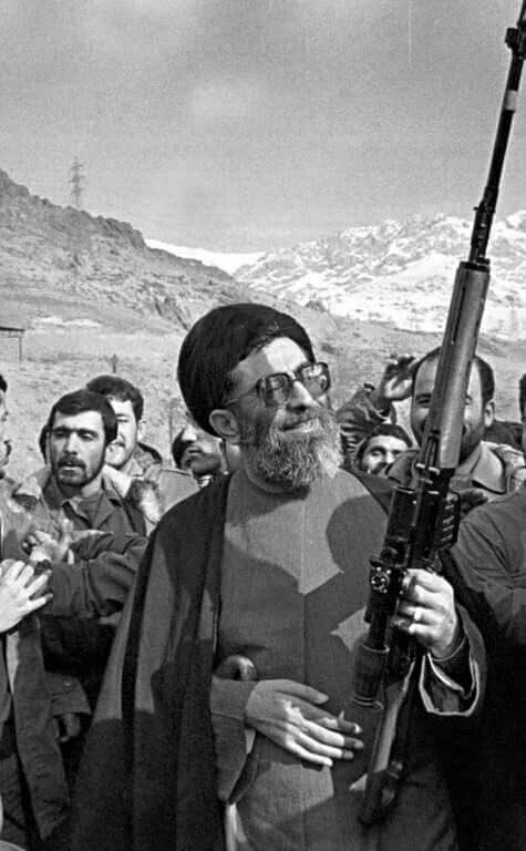 وتبقى أصابعنا على الزناد…
(من بيان المجلس الأعلى للأمن القومي)