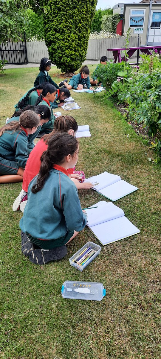 Coming full circle with our summer garden art! Well done on a great year 👏