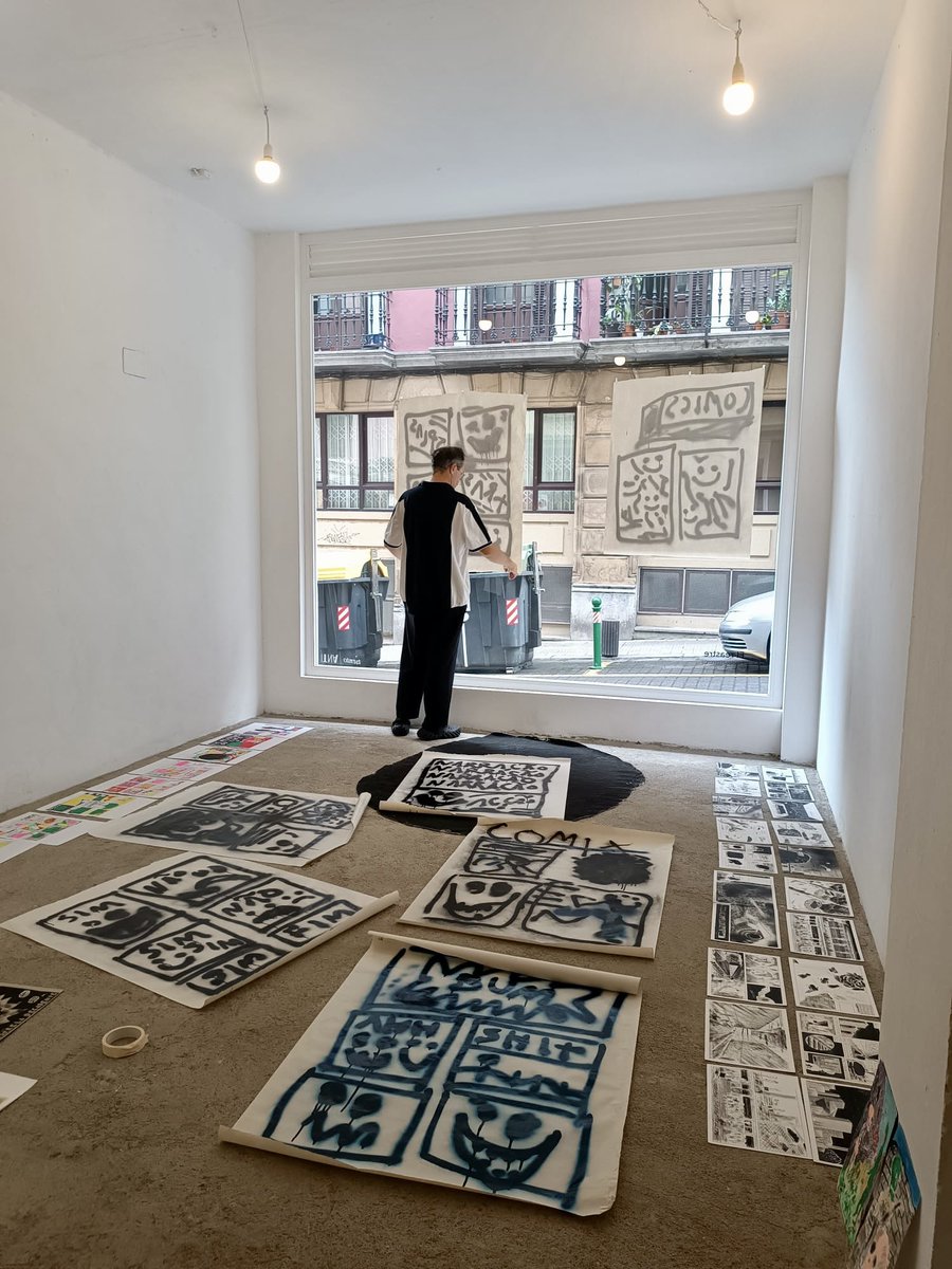 Ia prest dago gaur arratsaldean inauguratuko dugun erakusketa. Xavier Almeida atzo ibili zen muntatzen Garikoitz Fragaren laguntzarekin.

𝐄𝐋 𝐒𝐄𝐍𝐓𝐈𝐃𝐎 𝐃𝐄 𝐋𝐀 𝐕𝐈𝐃𝐀 
Xavier Almeidaren  erakusketa

Ekainaren 24tik uztailaren 24ra

<a href="/BellezaInfinit2/">Belleza Infinita Editorial</a>