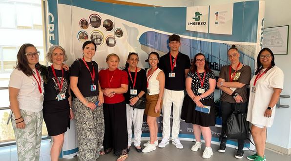 Un grupo de estudiantes el Certificado profesional Atención Sociosanitaria a Personas Dependientes en Instituciones Sociales de <a href="/FPersonas/">Fundación Personas</a> #Zamora ha visitado @crealzheimer del <a href="/Imserso/">Imserso</a> 
#visitas #formación #alzhéimer #demencia