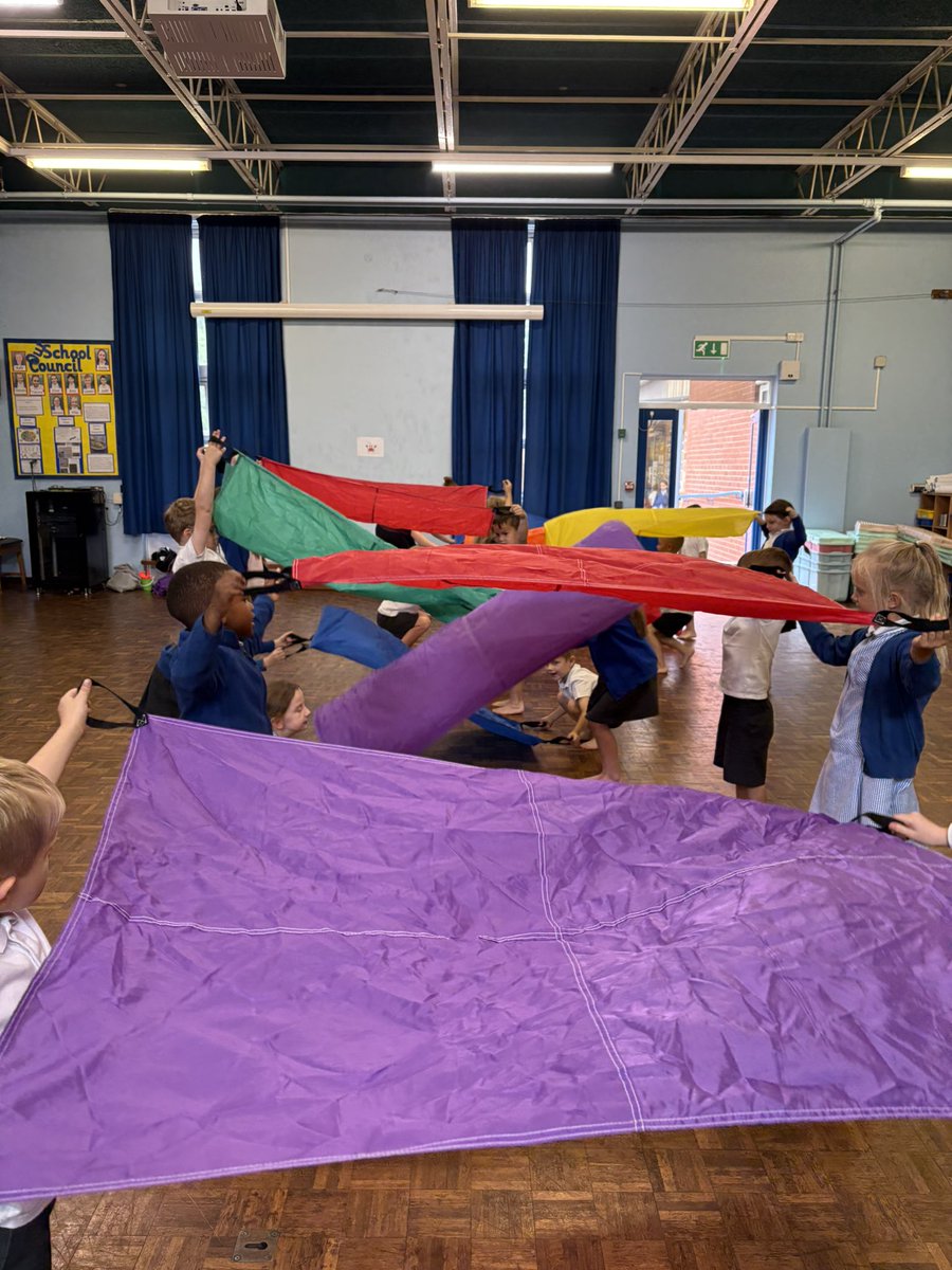 latimerprimary's tweet image. #ClassKB and #ClassHC have had a lovely dance session with Adele this morning. We have all been to the beach in Spain! #enthusiasm #LatimerArtsweek2025