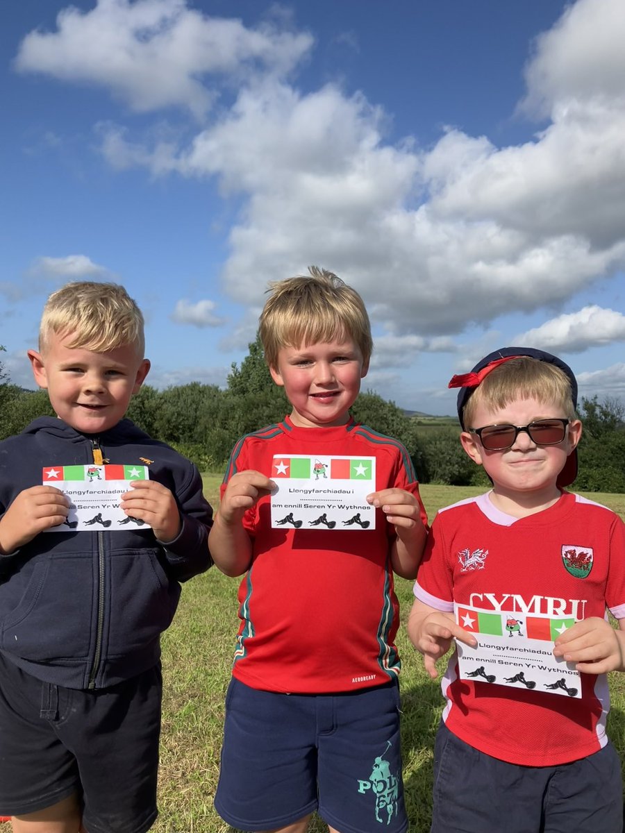 Urdd Sir Benfro (@urddsirbenfro) on Twitter photo Sesiwn rygbi bach gwych neithiwr yn Neuadd Maenclochog🏉
A great session last night in Maenclochog Hall🏉
Dal llefydd ar ôl // still spaces left‼️
gweithgareddau.urdd.cymru
<a href="/chwaraeonyrurdd/">Chwaraeon yr Urdd</a> Sesiwn rygbi bach gwych neithiwr yn Neuadd Maenclochog🏉
A great session last night in Maenclochog Hall🏉
Dal llefydd ar ôl // still spaces left‼️
gweithgareddau.urdd.cymru
<a href="/chwaraeonyrurdd/">Chwaraeon yr Urdd</a>