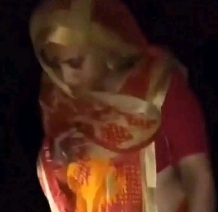 इस महिला का क्या सीन है?? क्यों चर्चा में है ये