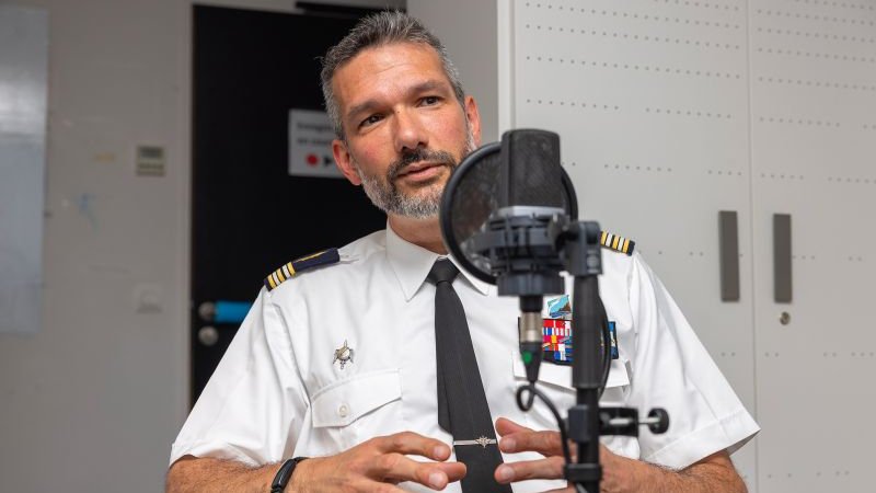 laurentalbaret's tweet image. [Notre Défense] #Defcast « Éjection en zone de guerre » 🎙️ Le lieutenant-colonel Alexandre « Nouga » fait partie d’un club très fermé : celui des pilotes de chasse éjectés en opération - lors d’une mission en #Afghanistan ✈️ 
🔊podcastics.com/podcast/episod… #NotreDéfense #Mirage2000D