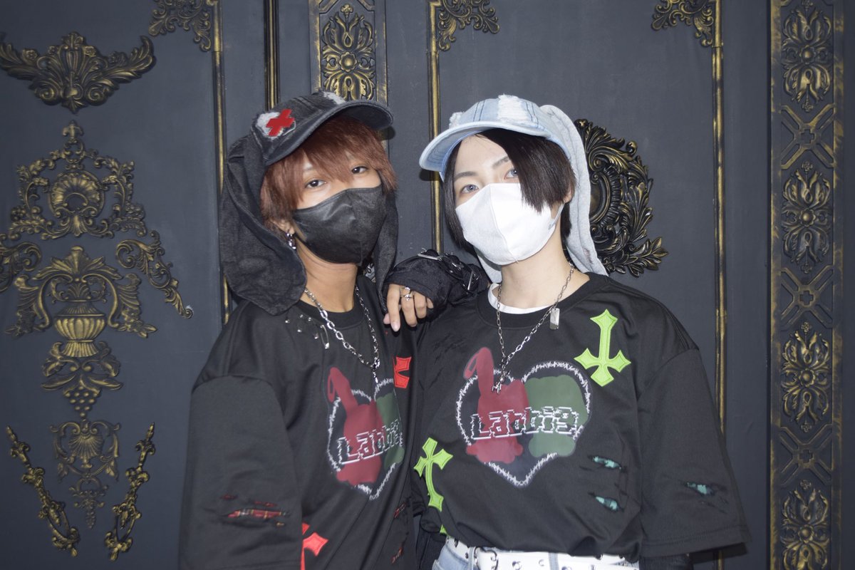 Labbi9_KT's tweet photo. 【Labbi9クイズ🐰❤️‍🩹】

Labbi9の撮影で
黒崎が撮影した写真はどちらでしょうか！

リプライで答えてね😉

正解発表は後日…🫶

#男装 #Labbi9 #Laber https://t.co/xtNNAmj2XM