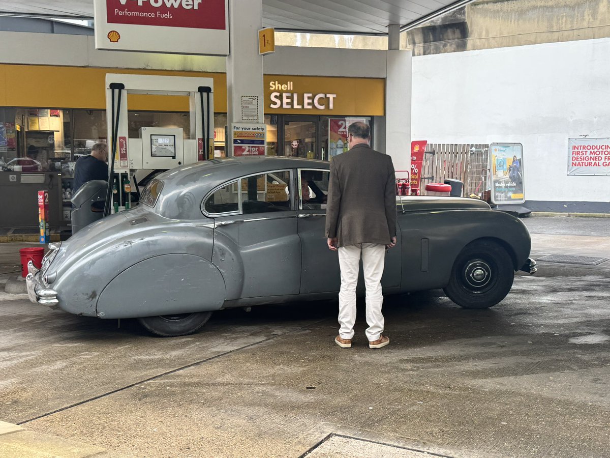 When not checking the car park check the fuel stations - any ideas? Driven and loved by the look of it - in that there Laaaaandaaaan - is it a Jaaaaaag? #Jaguar
