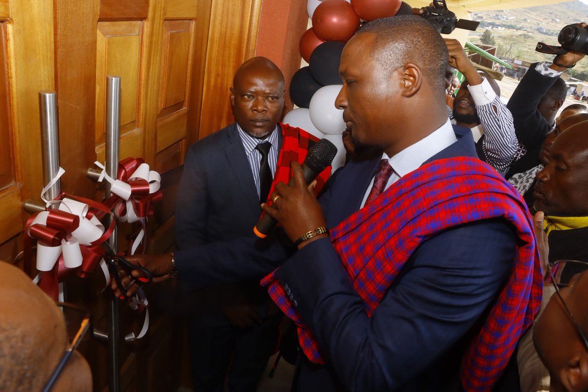 Kajiado county deputy governor today launch Equity bank Ilbissil town branch.
"On behalf of the county government and the people of Kajiado, I want to express my gratitude to Equity bank for opening this branch here in Ilbissil. I know we will grow." Deputy Governor Moshisho.