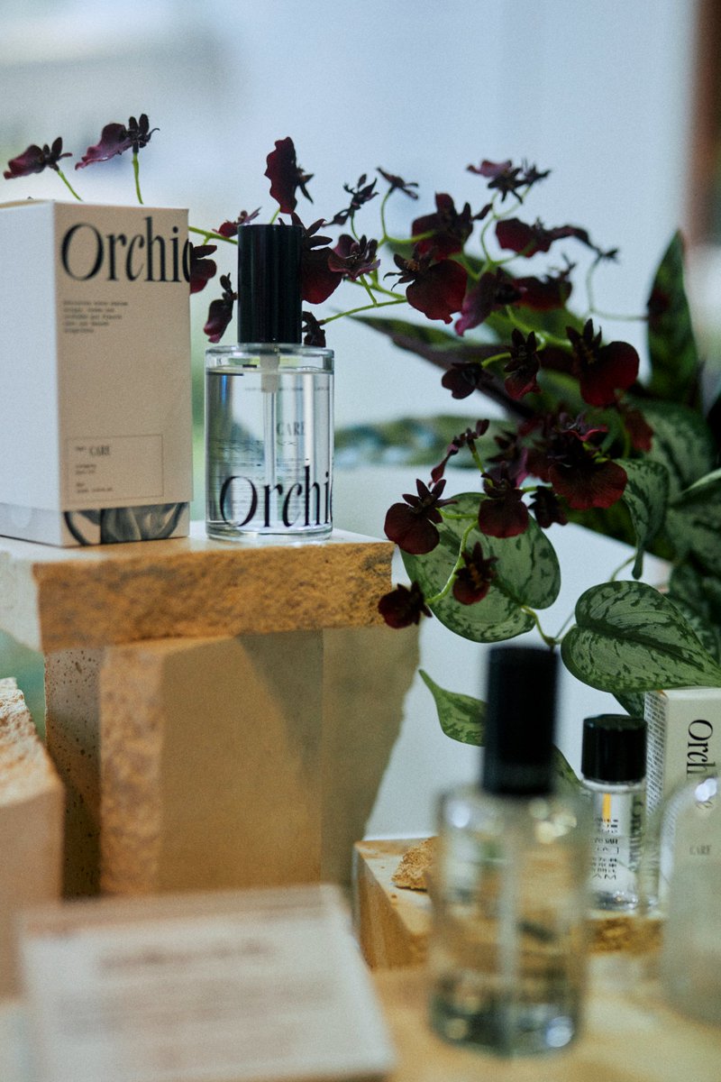 asato_dx's tweet photo. 6/16-17、インテックス大阪で行われたASIA BEAUTY EXPOで
b-ex様のMaison Orchidéeブース
アートディレクションを担当しました。 https://t.co/jo8hlRLYLu