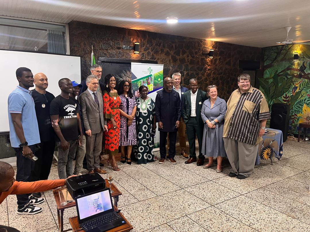 DelAguaSL's tweet photo. DelAgua was pleased to join @UKinSierraLeone and other partners for the launch of the Association of Carbon Conservation and Reforestation (ACCR).
The ACCR is a welcome development, allowing for multisector engagement on #carbonfinance &amp; climate solutions for Sierra Leone. https://t.co/cvvDx4Bnj6