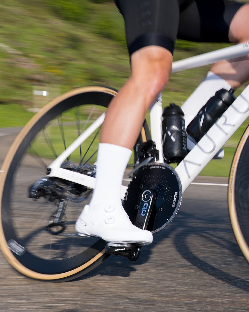 QoBikeGear's tweet photo. Built to outrun the pack. Forget standard. This is carbon designed to break rules and break away.
#qorace #RideDifferent #CarbonCraftedWithSol #qobike #qo #eurobike2025 #Eurobike #eurobikefest https://t.co/w8XB13aiKb