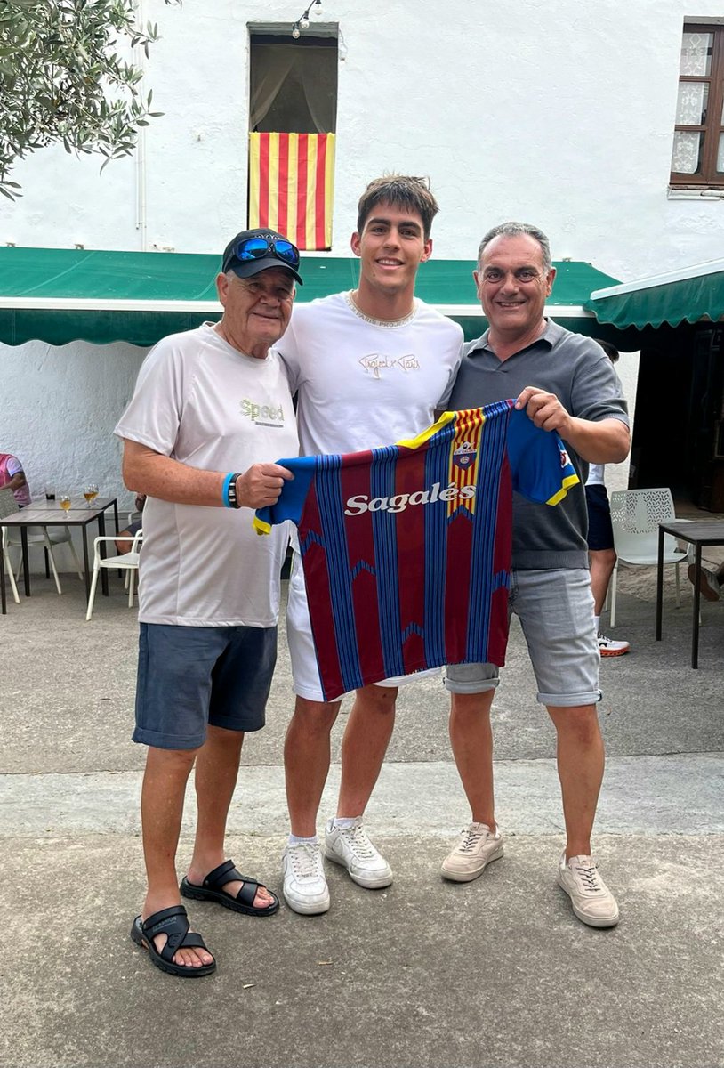 Anem amb noves incorporacions per la Temporada 25/26 un defensa fet a casa procedent del Juvenil amb molta projecció.
@_albert.llaurado
@joseduque5875 
@xavio1 
@garciaausina 
@esportscaldesm 
@radiocaldes 
@noticiescalderi 
@puntvalles 
@catalunyafutbol 
@sagales_bus