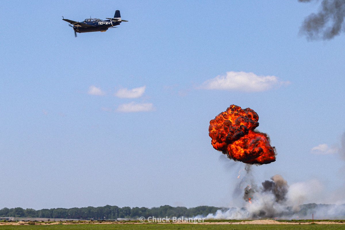 NowHeresYou's tweet image. TBM Avenger ordinance delivery system. On target and on time. #tbmavenger #thunderovermichigan #pyroshow