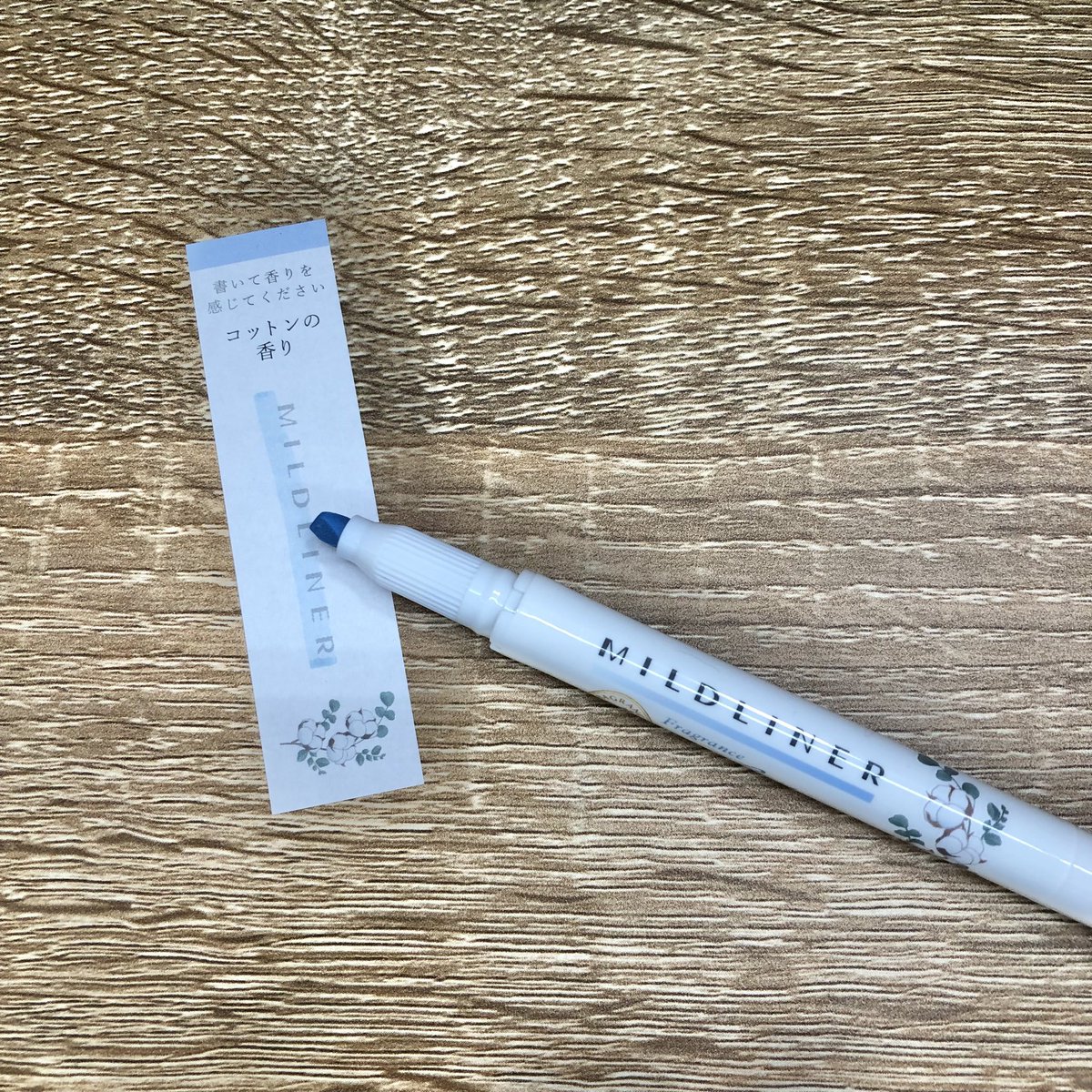 Hi_NOTE_isesaki's tweet image. とうとう登場❗️香りつきのマイルドライナー🌸
フレグランスシリーズということで、高級な柔軟剤のような香りがします✨書いたあとも紙に少し香りが残るので、幸せな気分になれちゃいます☺️
全6色で1本税込198円、6色セット税込1188円
数量限定でなくなり次第終了です📢
#ハイノート伊勢崎店