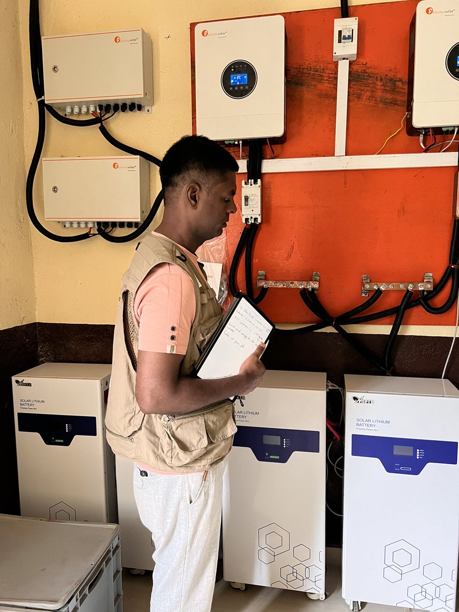 BirendraDash07's tweet photo. Delighted to observe how UNDP Sierra Leone is improving healthcare delivery by providing clean electricity to CHCs and enhancing access to essential service in hard to reach areas in Falaba district. Systems can operate essential medical equipment, including vaccine refrigerators https://t.co/IUnn7vj6Sw