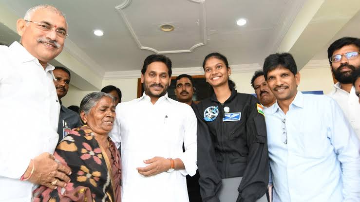 AreSyamala tweet picture