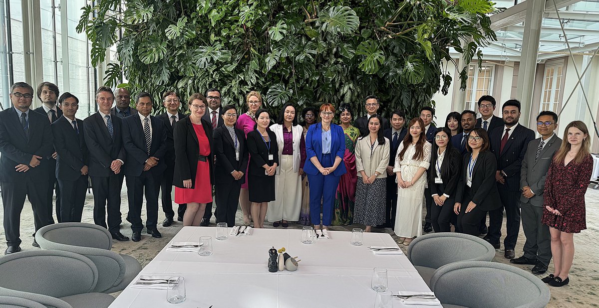 23.06: start of the Polish – Asian Academy training in Warsaw with participants from 14 countries. Topics discussed: Polish - Asia relations, Polish foreign policy priorities and presidency in the EU Council, economic, public and development policy in the region.