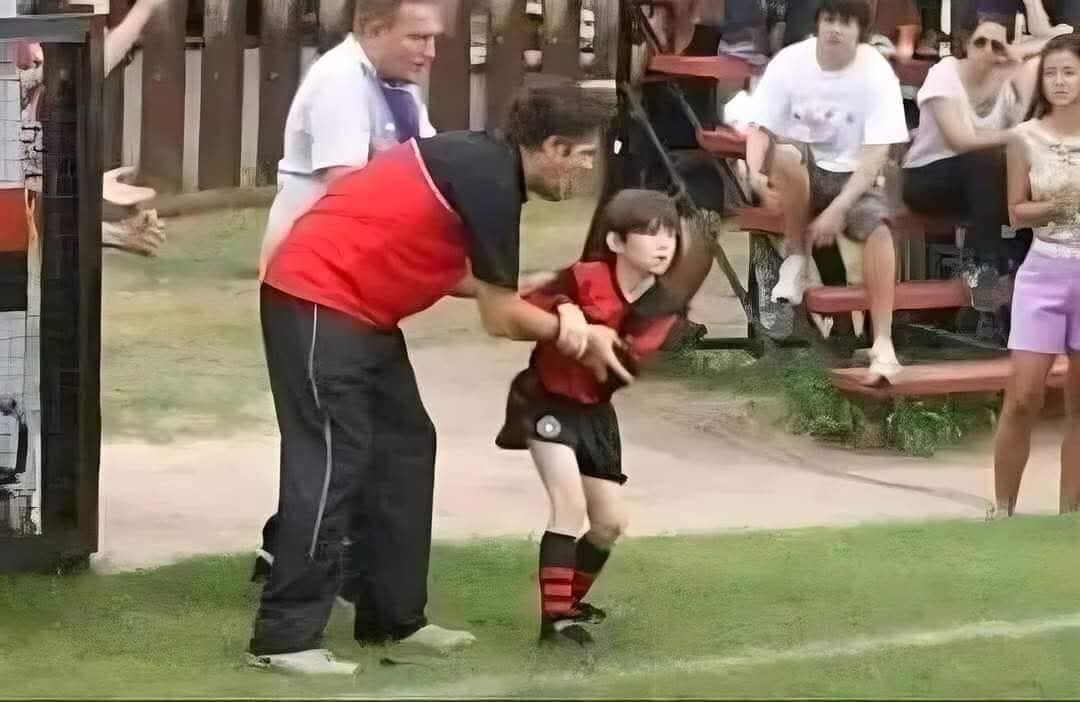 FutbollMemes's tweet photo. "Let me change the history of football." https://t.co/ngddVm9wBJ