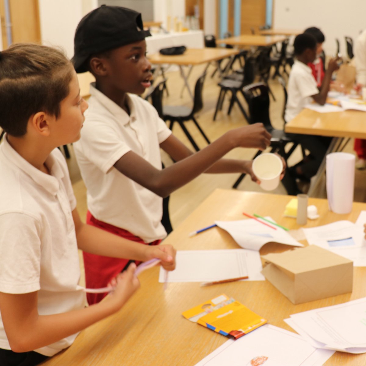 mplsoxford's tweet photo. Last week, the Division welcomed amazing, enthusiastic Year 5 students from local state primary schools for two days packed with exciting, hands-on science workshops.🧪 #STEM

👉 Read more! https://t.co/hZjDPOVsVR https://t.co/SJUBj1fsT4
