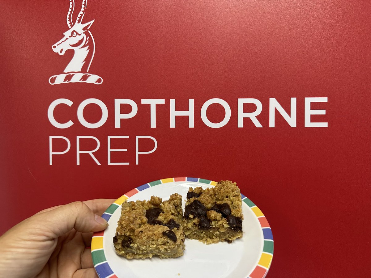 YoungSamurai's tweet image. Banana chocolate flapjack made for me - so heavenly! Is it wrong to return to a school for an author visit just for the flapjack? 😂 Thanks @copthorneprep