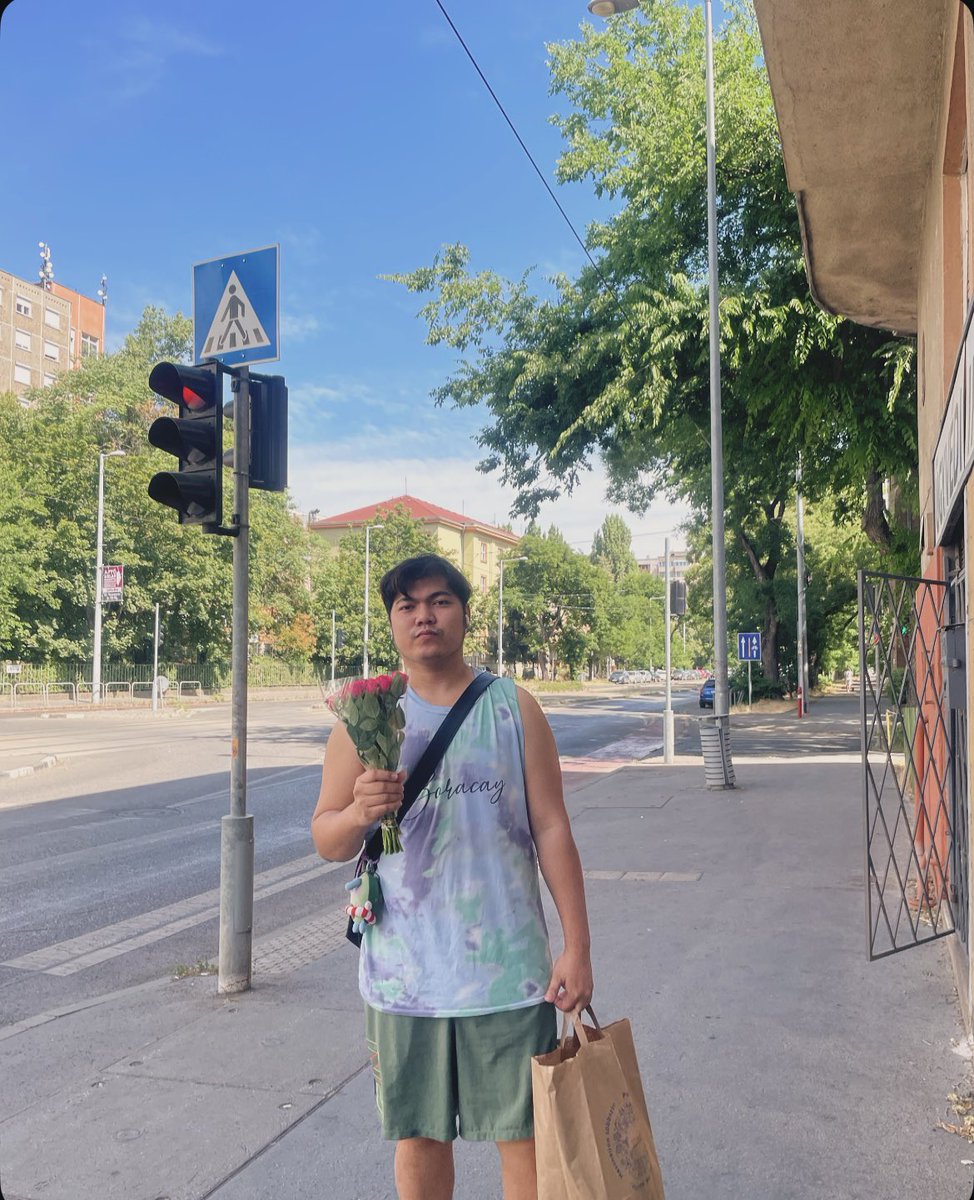 Joneeel_19's tweet photo. Never got real flowers on my birthday. Not once. So this year, I bought some for myself. Didn’t expect it to hit this hard.

Happy Birthday, Self!✨💐🌹 https://t.co/rgltXCU0i2