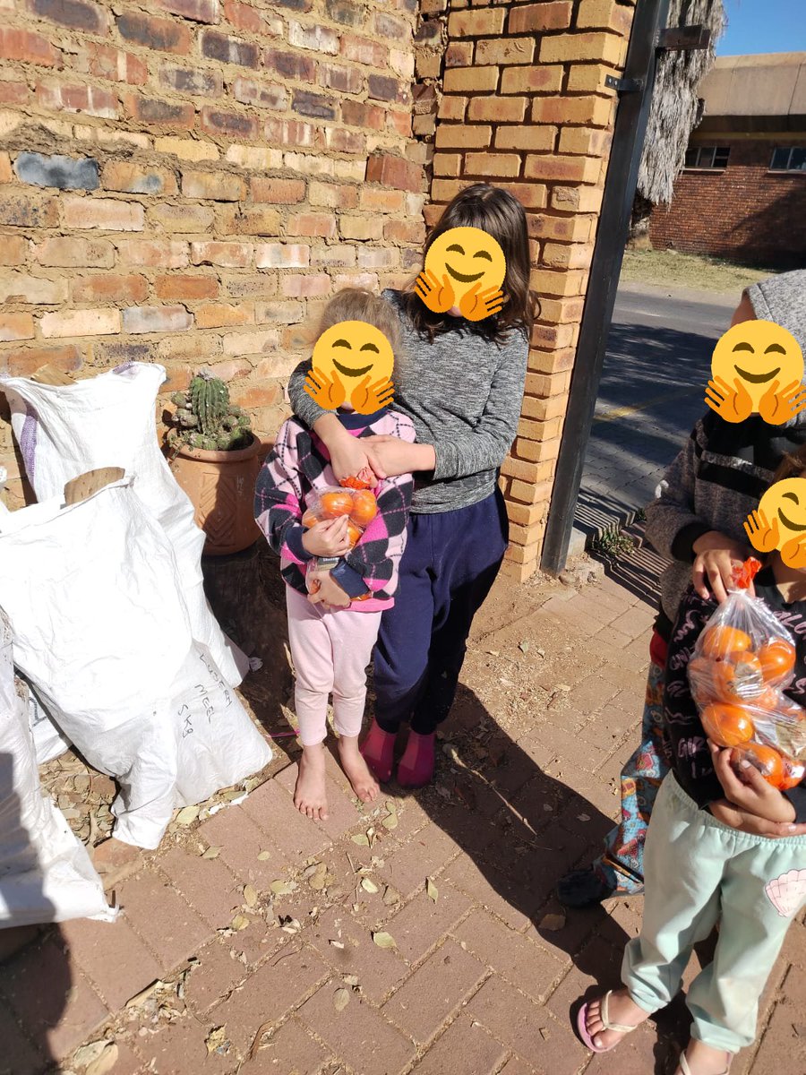 AidGuys's tweet image. Giving kids and families nutritional 🍊