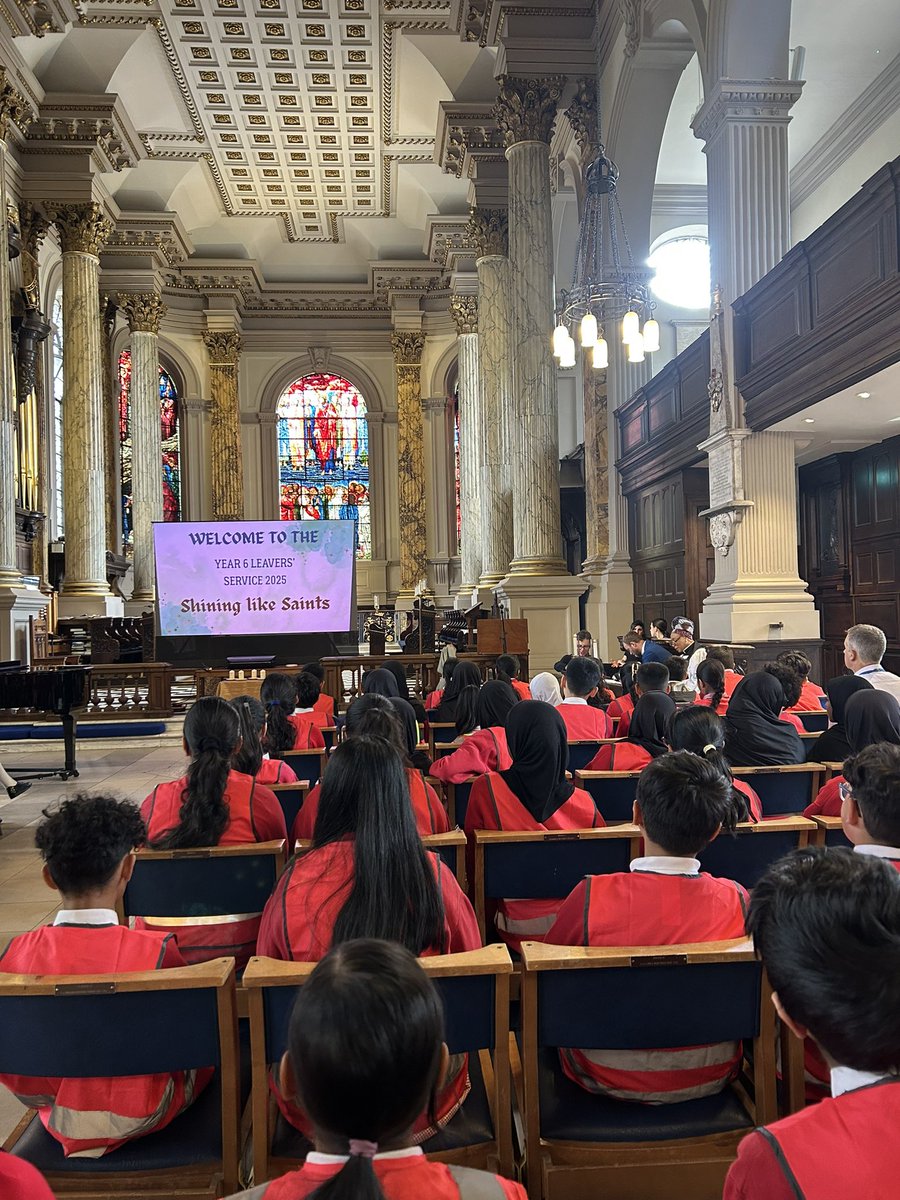 StSavioursBham's tweet photo. Year 6 are all set for their Leavers’ Service at Birmingham Cathedral – a special day to celebrate their journey and achievements! 🎓✨ #Year6Leavers #LeaversService #BirminghamCathedral #EndOfPrimary #ProudMoments #NextChapter https://t.co/BNA1C2Zz88