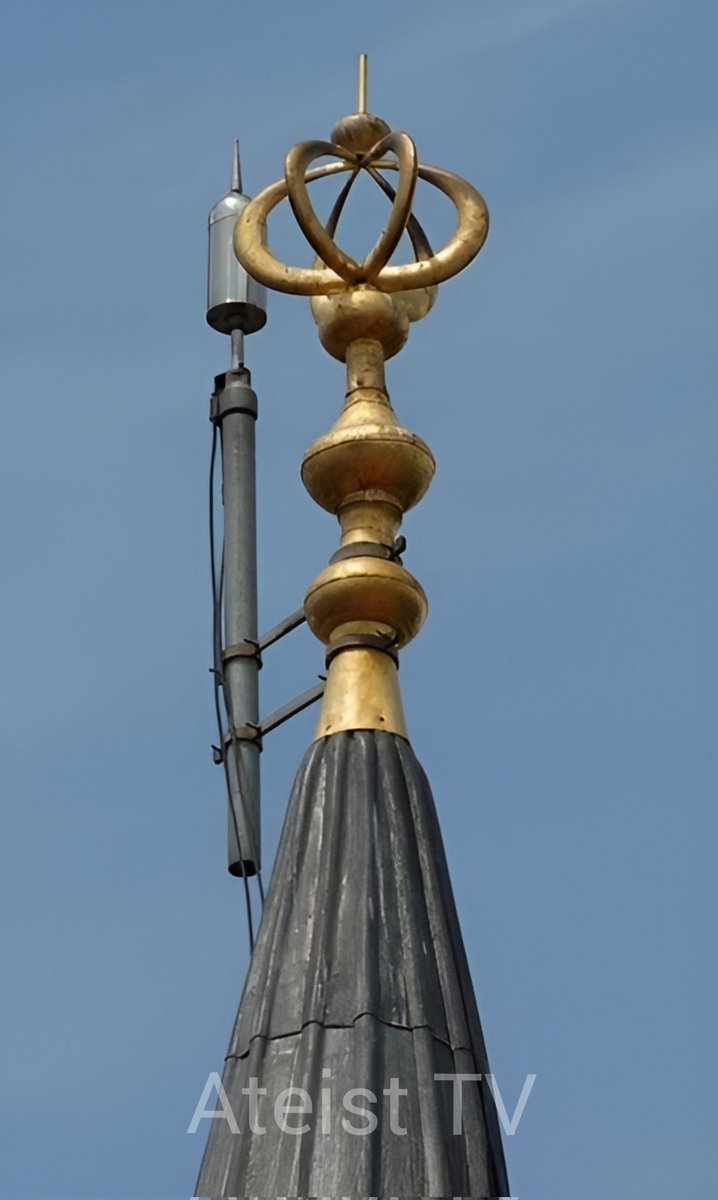 Nikola Tesla:

“Bilimle din arasındaki tartışma, kilisenin tepesine paratoner takıldığında bitmiştir.”