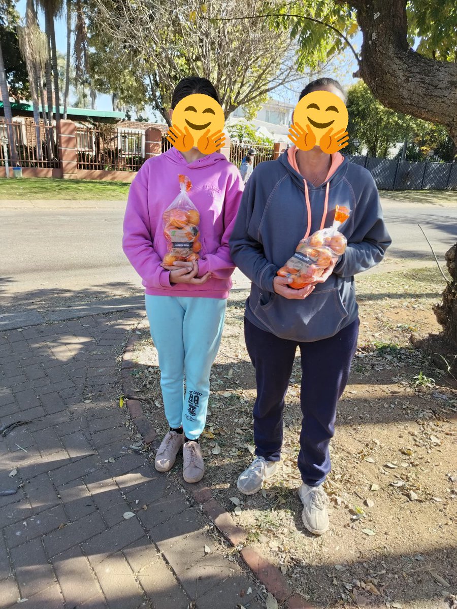 AidGuys's tweet image. Giving kids and families nutritional 🍊