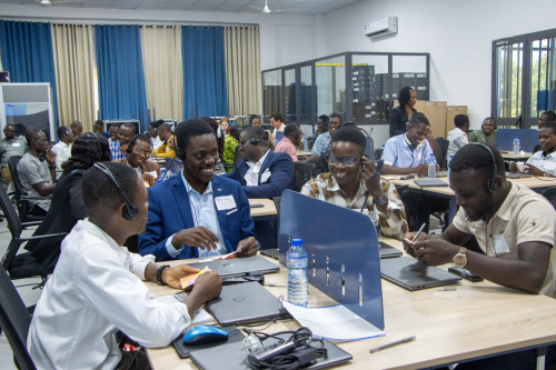 Numérique : le gouvernement recrute 900 tuteurs pour la formation à l’IA et à l’anglais republiquetogolaise.com/tic/2406-10801…