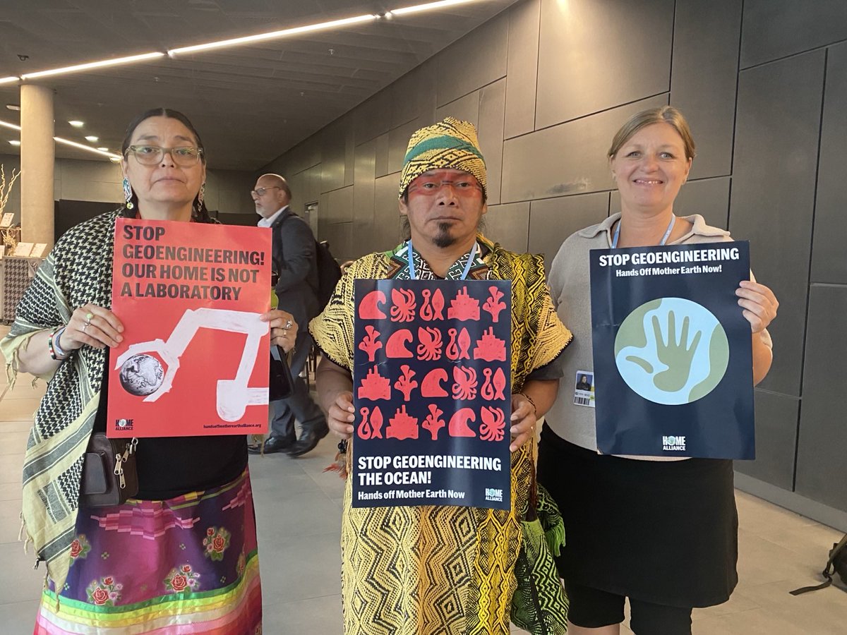 At #SB62 HOME Alliance members joined <a href="/gcdcj/">Demand Climate Justice</a> action on #carbonmarkets demanding an end to dangerous and risky geoengineering technofixes and saying #HandsOffMotherEarth!

#NoGeoengineering #ClimateJustice #NoFalseSolutions #RealSolutions
<a href="/IENearth/">Indigenous Environmental Network</a> <a href="/GFC_forests/">Global Forest Coalition (GFC) (also on bluesky)</a>