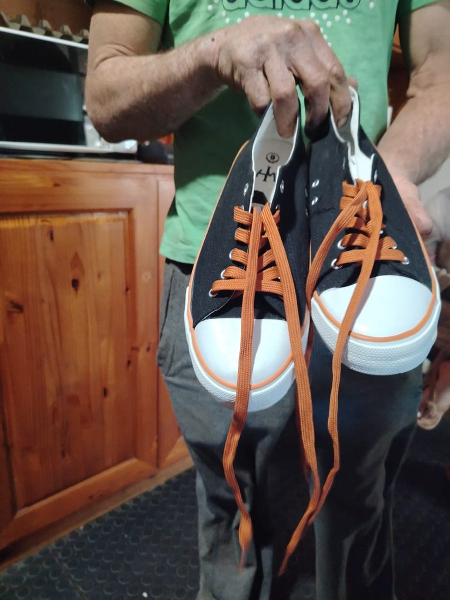 AidGuys's tweet image. Our needy received their new clothing and shoes...