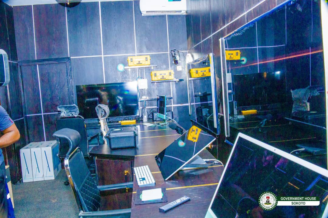 We have taken a significant step forward in improving public service delivery in Sokoto State with the commissioning of two landmark projects:

The Old Airport Water Project, which provides 3 million gallons of water daily to alleviate decades-long water scarcity, and the Sokoto