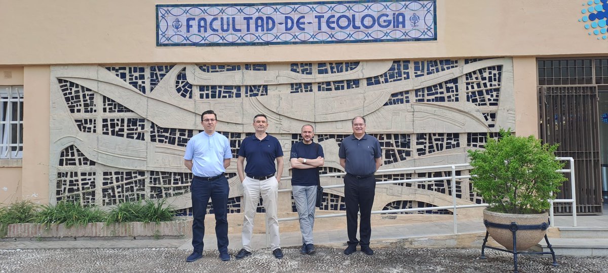 Loyola Investigación (@loyolaresearch) on Twitter photo Han pasado 1700 años desde el Concilio de Nicea, uno de los grandes capítulos de la historia de la Iglesia católica✝️ Sobre ello ha reflexionado el grupo de investigación Cristología y cultura, al que pertenece <a href="/serabejar/">J. Serafín Béjar</a> 🎓 profesor de <a href="/LoyolaAnd/">Universidad Loyola</a>
📷Reunión en el #CampusGranada Han pasado 1700 años desde el Concilio de Nicea, uno de los grandes capítulos de la historia de la Iglesia católica✝️ Sobre ello ha reflexionado el grupo de investigación Cristología y cultura, al que pertenece <a href="/serabejar/">J. Serafín Béjar</a> 🎓 profesor de <a href="/LoyolaAnd/">Universidad Loyola</a>
📷Reunión en el #CampusGranada