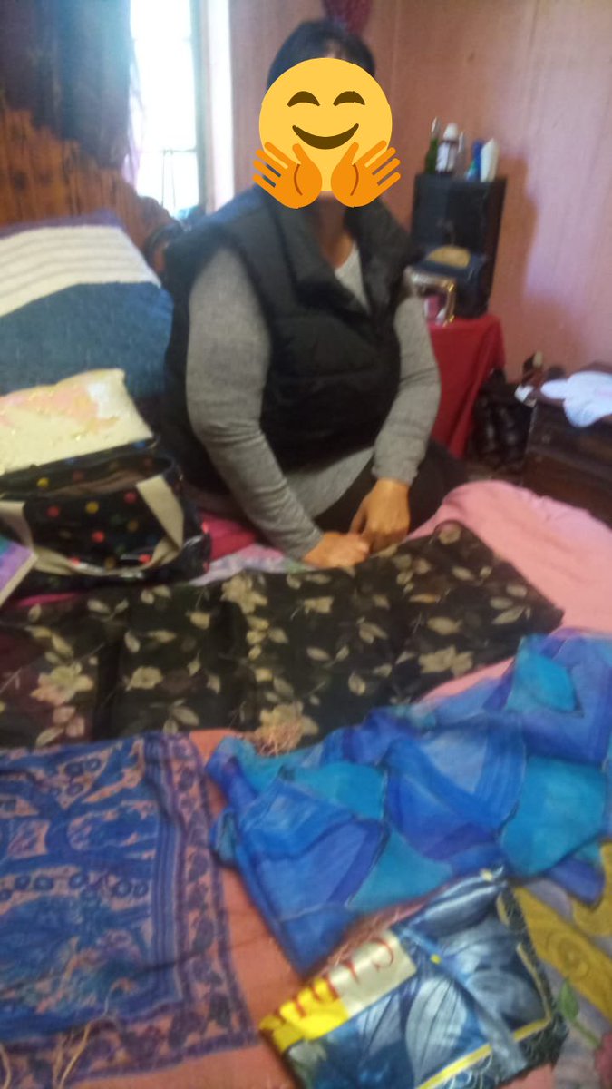 AidGuys's tweet image. More folks getting their new clothing and shoes..