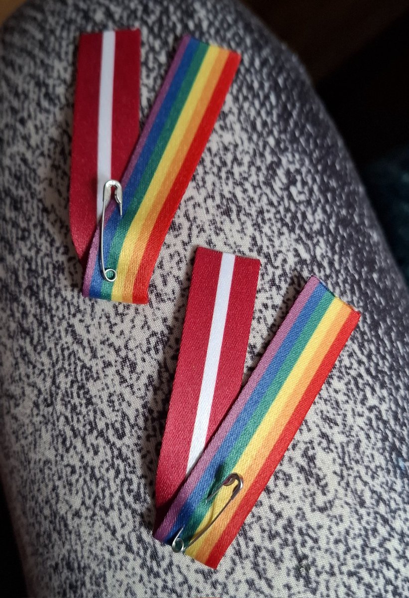 Paldies Selmai par iedvesmu un Diversityshop.org par skaisto atribūtiku. Praidam un mīlestībai būs būt, lai ko Šlesers mēģinātu.