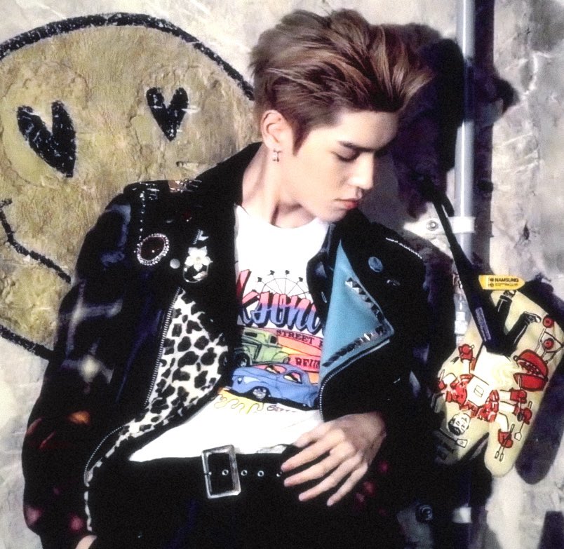 용 📂 (@taeoxofiles) on Twitter photo 